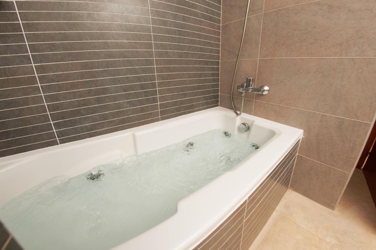Desconnectar Malgrat De Mar Apartment ภายนอก รูปภาพ